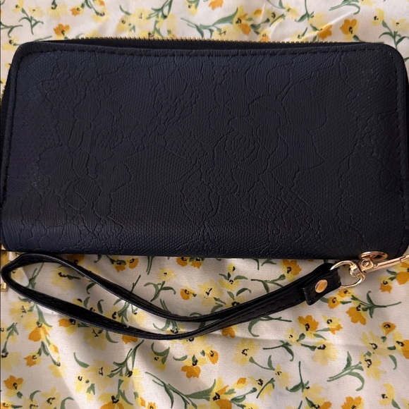 Black Bow Accent Wristlet Wallet - Picture 6 of 6